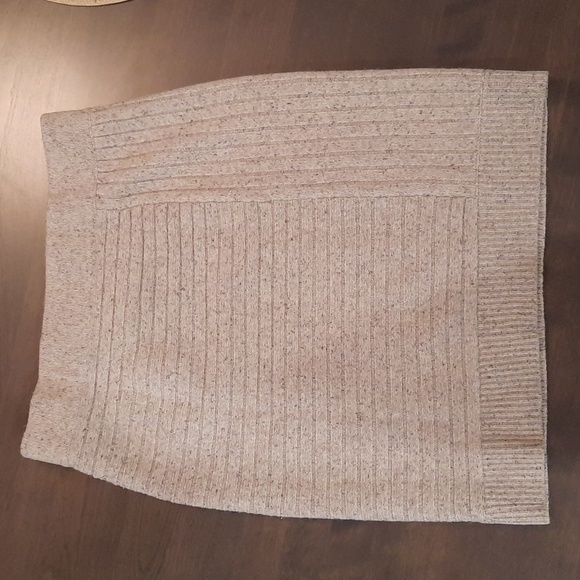 NWT Club Monaco Women's Sweater Skirt - Size Small - Picture 1 of 4